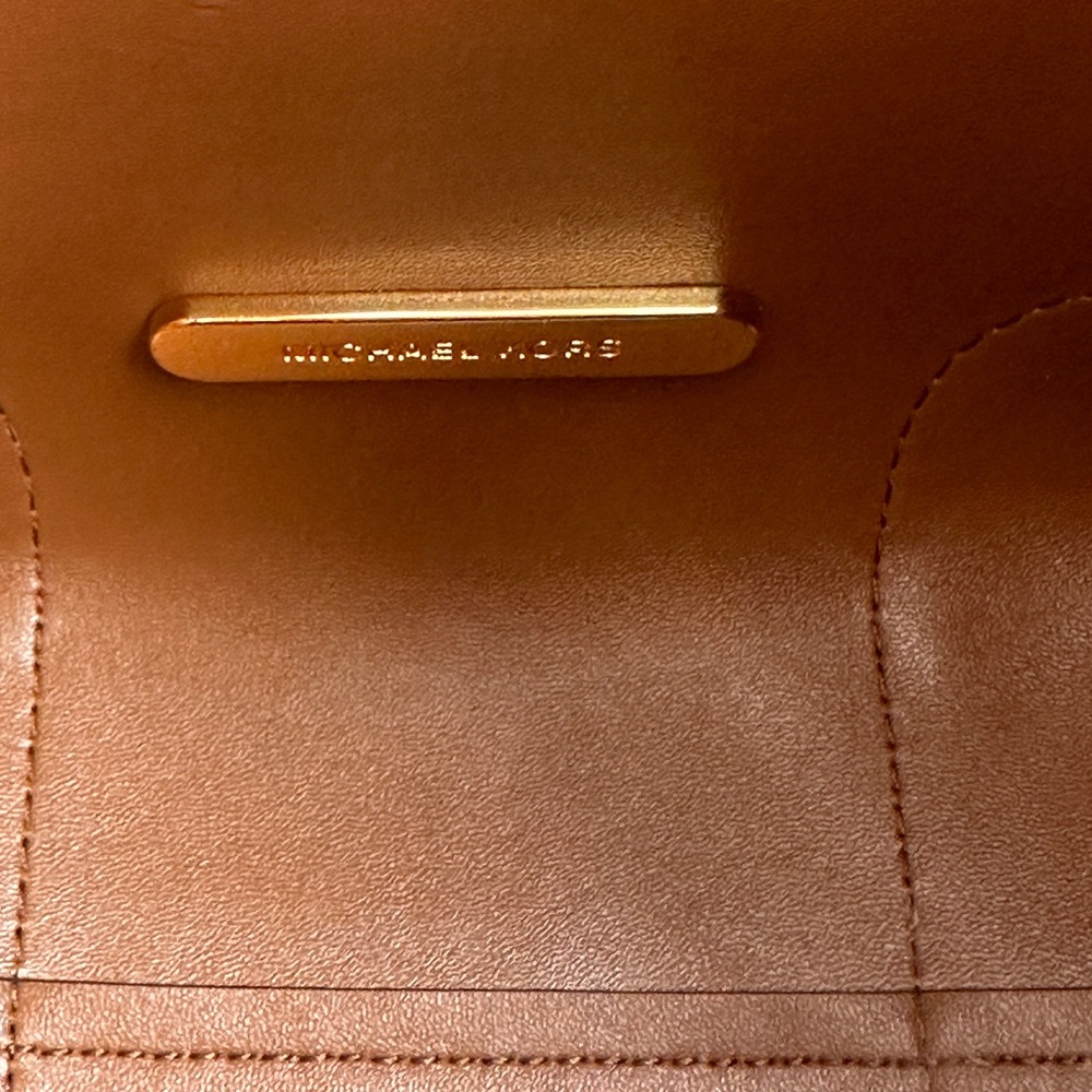 Michael Kors Mini Pebbled Tan Leather Drawstring Top handle Bucket Nag R$258 - Picture 5 of 11